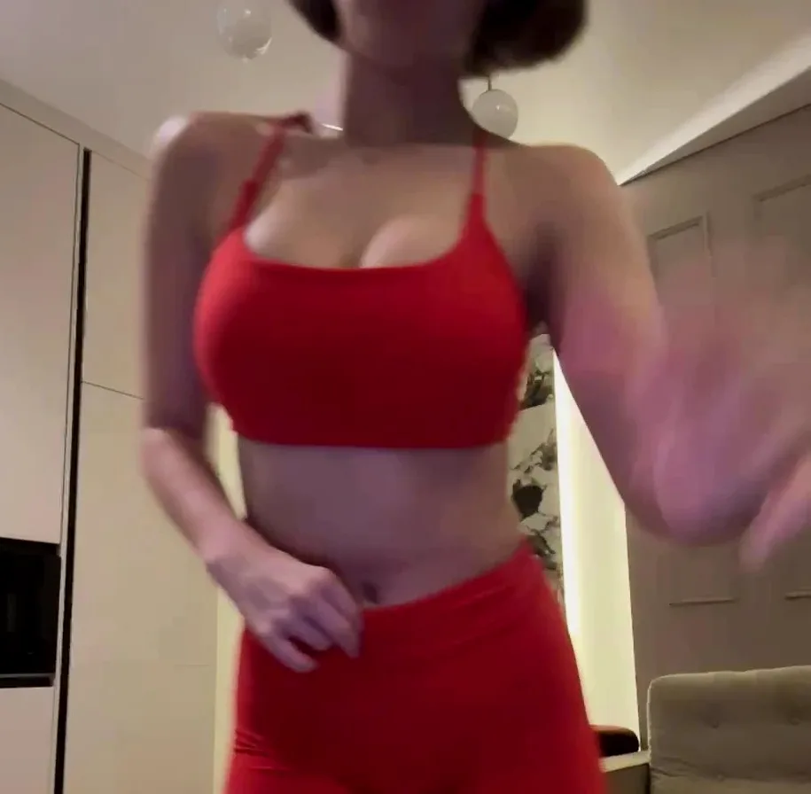 Kirsty, 18