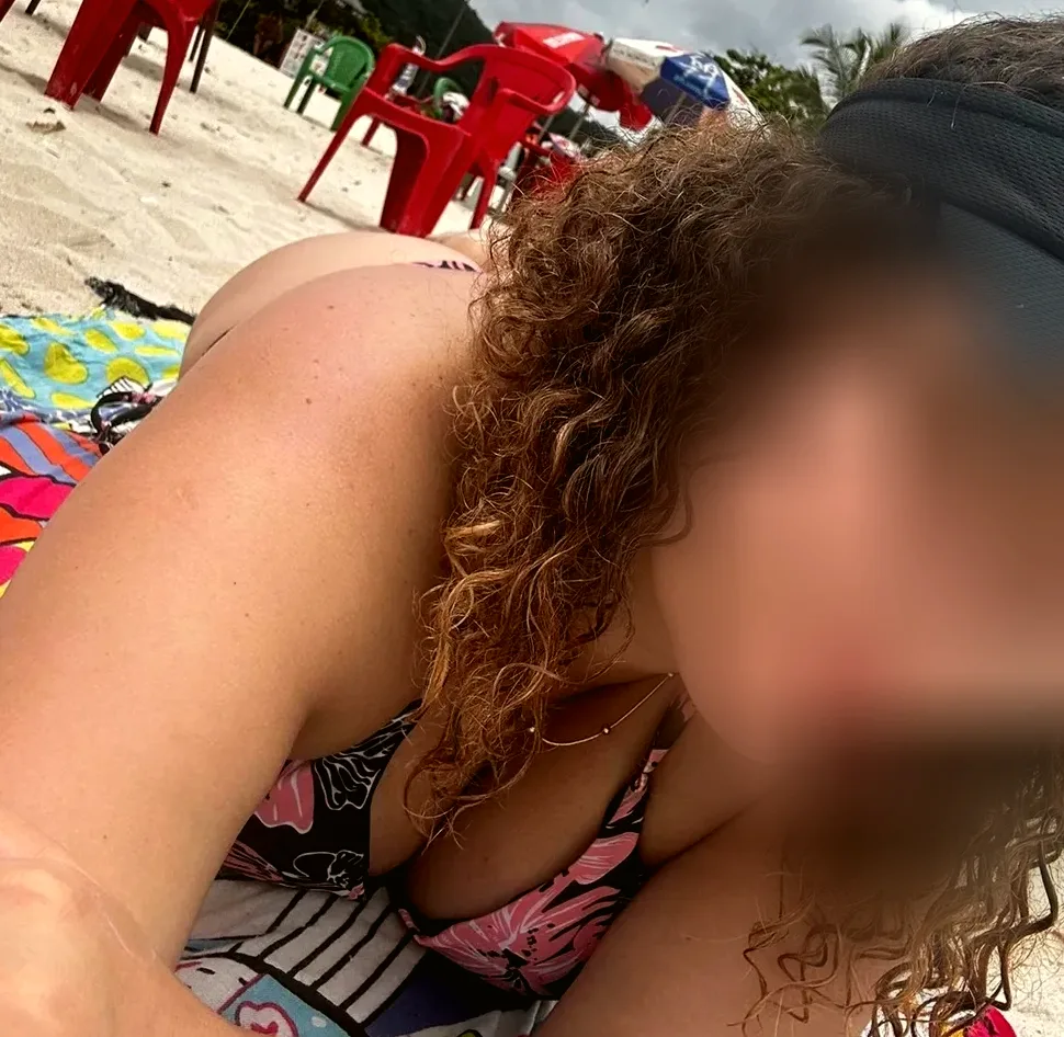 Rhona, 35