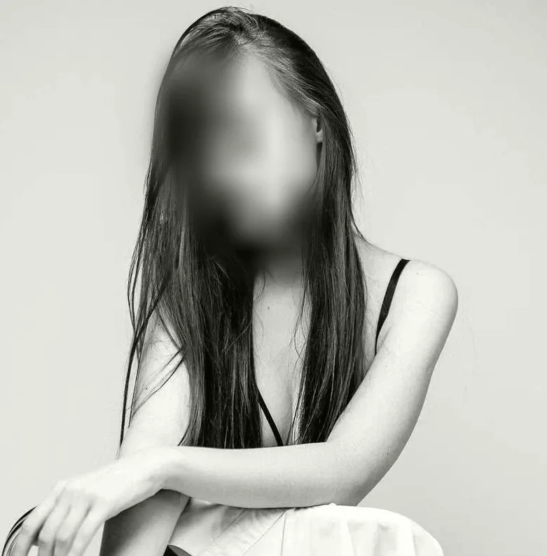 Toni, 19